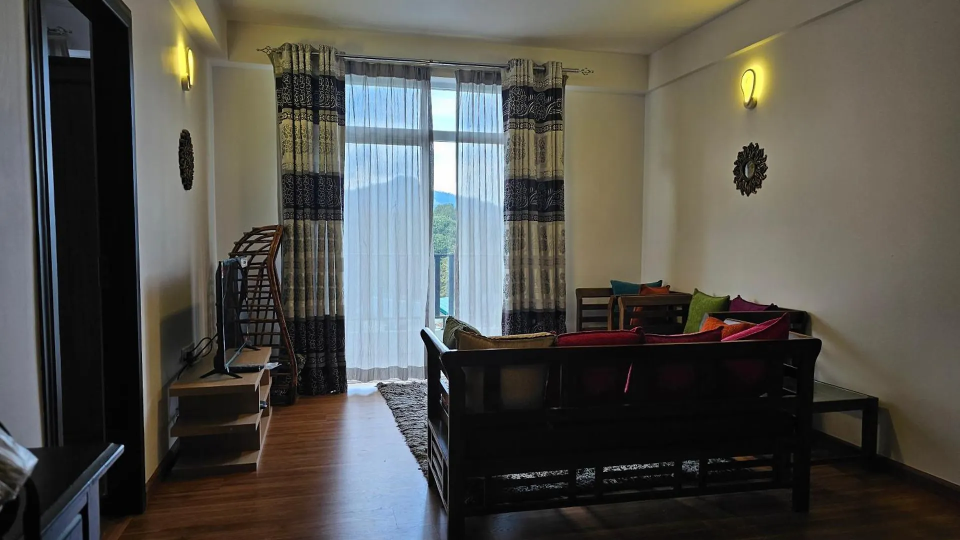 Cozy Lake View 2 Bedroom Apartment With Kitchen Nuwara Eliya