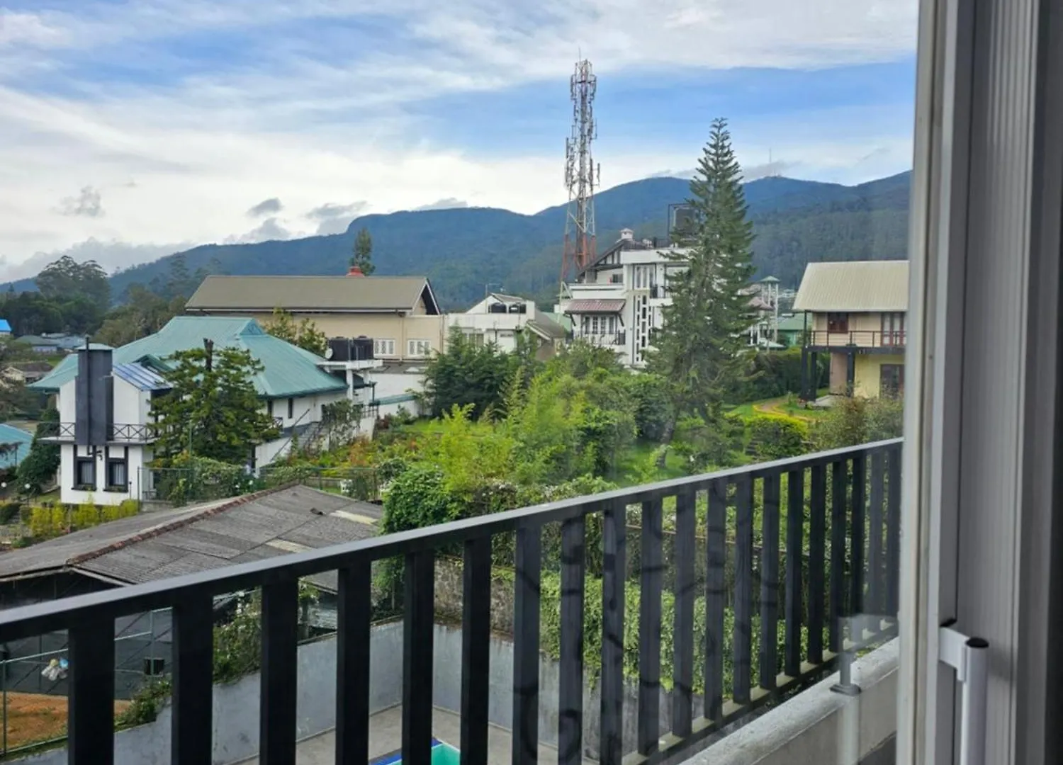 Cozy Lake View 2 Bedroom Apartment With Kitchen Nuwara Eliya