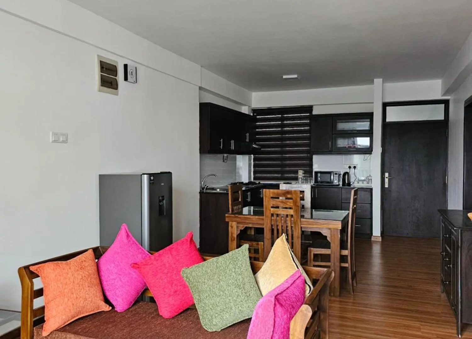 Cozy Lake View 2 Bedroom Apartment With Kitchen Nuwara Eliya
